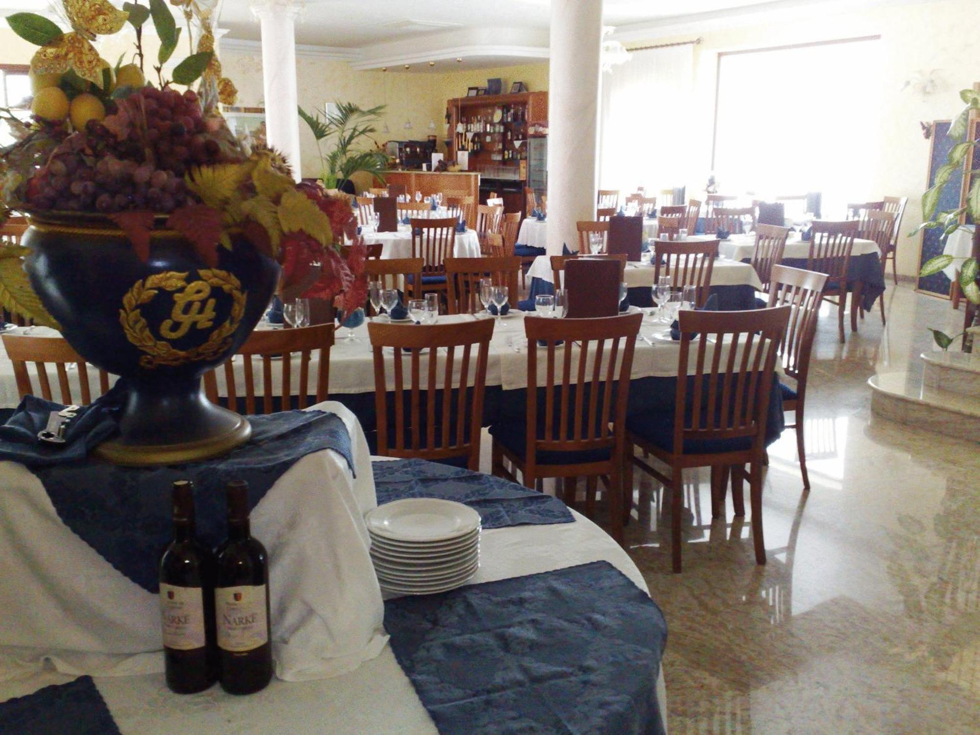 Hotel Ristorante Cordial Comiso Exterior photo