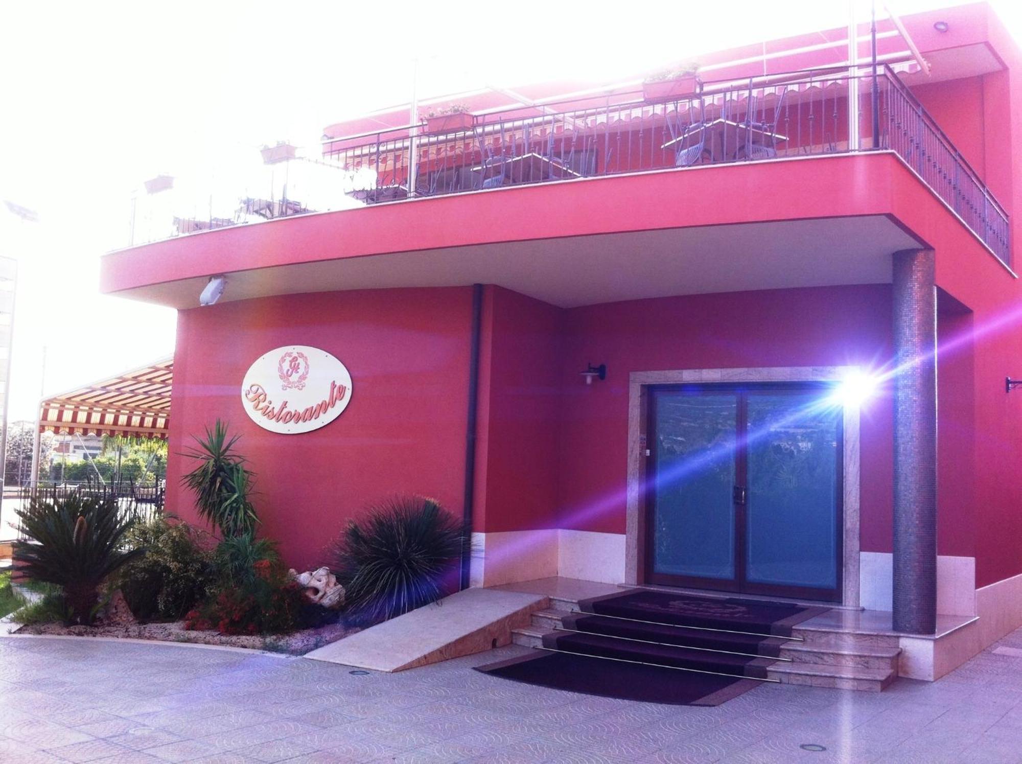 Hotel Ristorante Cordial Comiso Exterior photo